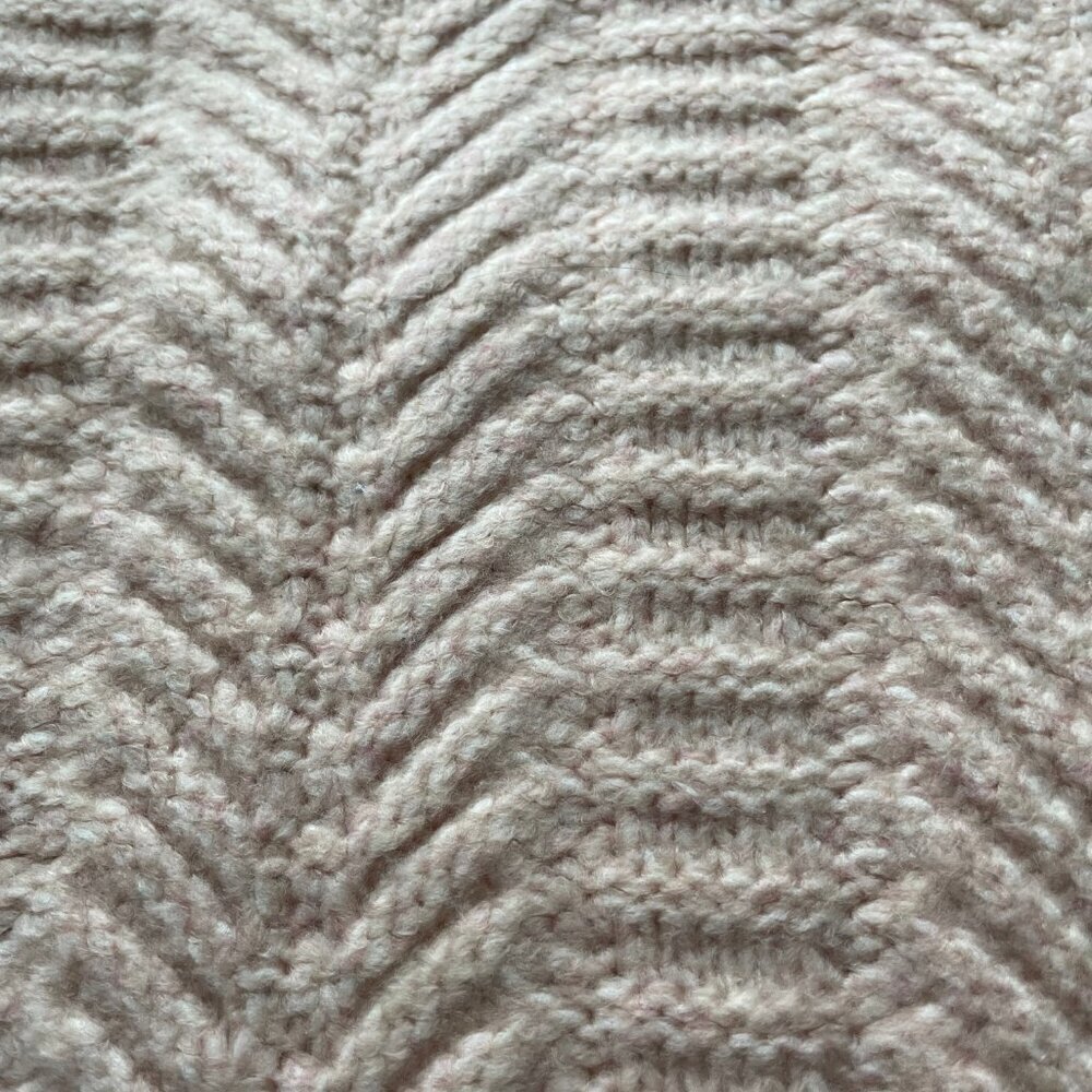 Love & Lore Chunky Cozy Cable Knit Acrylic Nylon Scarf/Wrap Soft Pink Sz OS - Picture 4 of 8